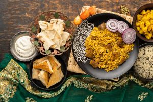 Lire la suite à propos de l’article Indian meal with rice and sari